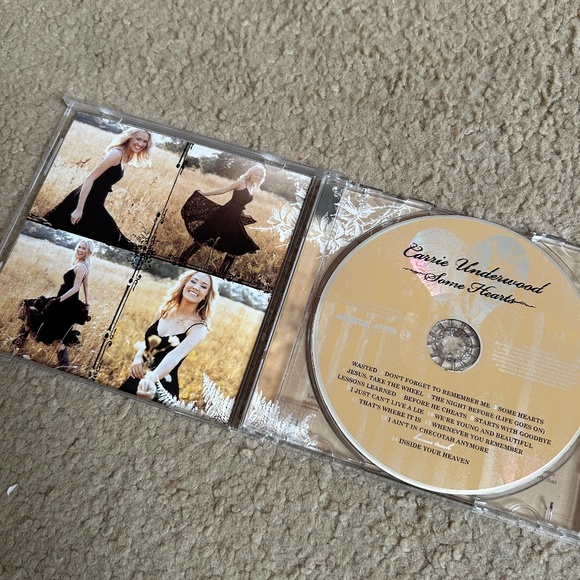 Carrie Underwood Some Hearts CD - Picture 2 of 3